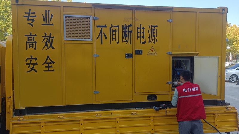 垫江柴油发电机组和UPS电源配合使用时，如何避免切换过程中的电力中断？